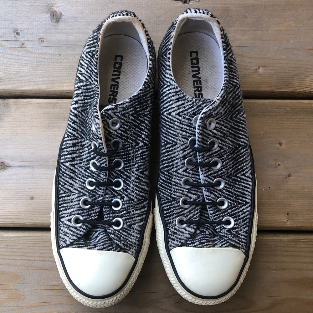 Size Women's 8 Converse Herringbone Low Top Runners Running Shoes Black Cream